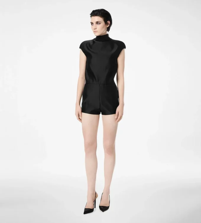 Διπλό μεταξωτό playsuit Duchesse με cut-out