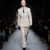 Παντελόνι με διπλή πιέτα από σατέν με υφή